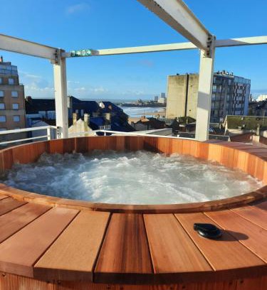 Les Sables d'Olonne Hotel | Logis - Hôtel Arc en Ciel et SPA Les Sables d'Olonne