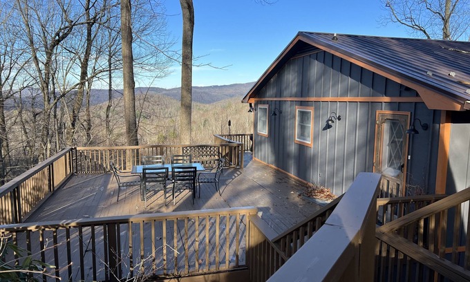 Frank House | Long range views. Sleeps 10! Hot tub, game tables and close to everything!