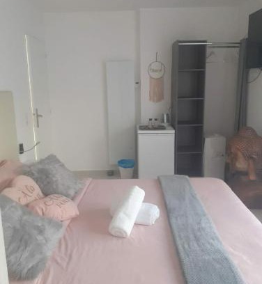 Tremblay-en-France Hotel | Love Room Romantique