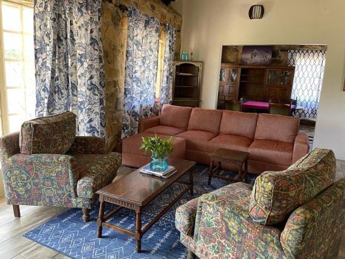 Nyanga Apartment | Lovely 3 bed house in Juliasdale - 2273