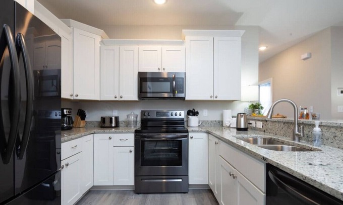 Myrtle Beach Apartment | Lovely 4BR King Beds Steps To Beach & Pier #H