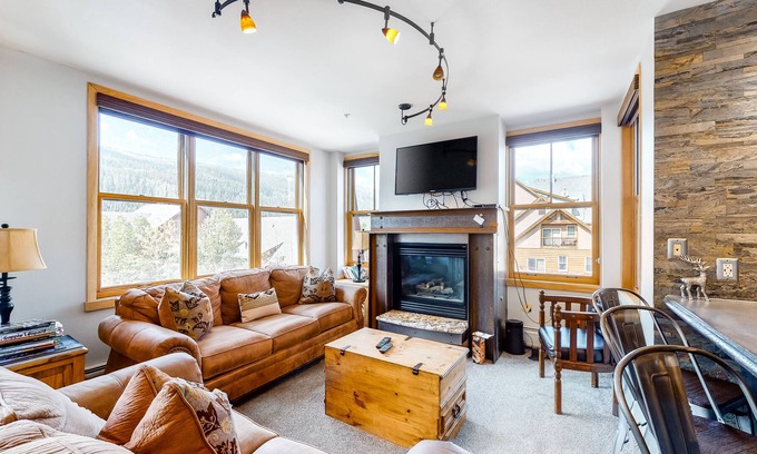 River Run House | Lovely 4th-Floor Getaway Close to Ski Run w/Mtn Views, WiFi, Shared Pool/Hot Tub