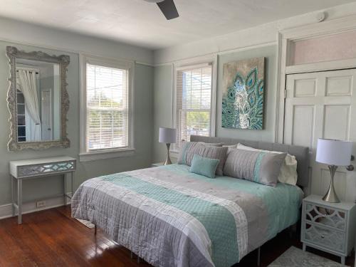 Westside House | Lovely & Historical 3BR - Balcony - Central Location