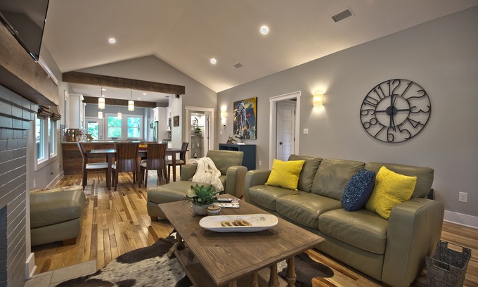 North Hi Mount House | Lovely Like New Home in Cultural District offering EV Charger close to Dickies!