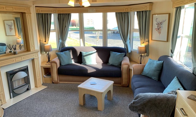 Newton Stewart Cabin | Lovely Static Holiday Caravan near Whithorn