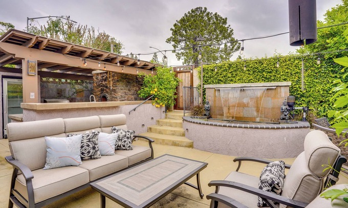 North Tustin House | Lovely Tustin Home w/Outdoor Kitchen: 3 Mi to Zoo