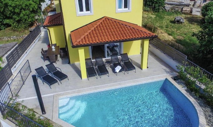 Mugeba Villa | Lovely Villa in Porec with Swimming Pool