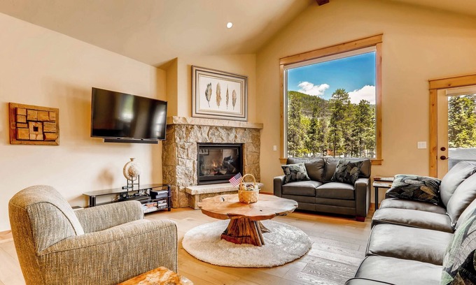 River Run House | Luminous 3Br Escape~River Run Townhome with Private Hot Tub by RedAwning