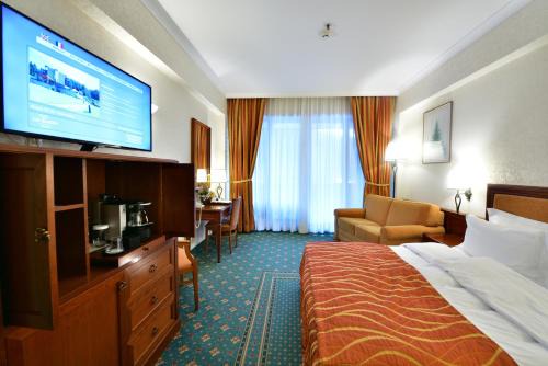 Azuga Hotel | Lux Garden Hotel