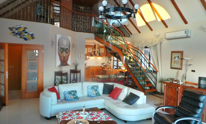 Balatonfured Villa | Lux Spacious 4 Bedroom Villa Amazing Lake Views, 4 bathroom, S/Pool, Games Room
