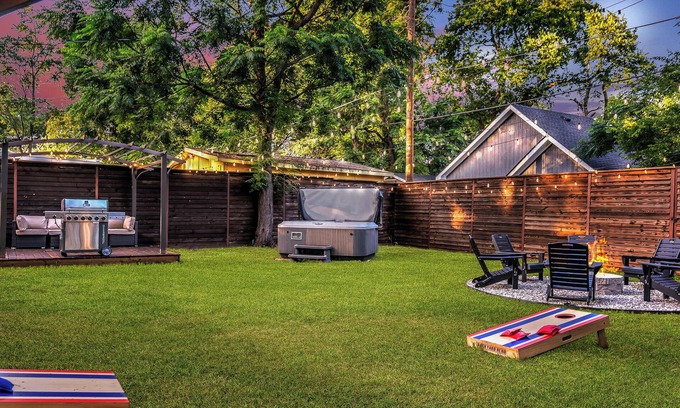 Oak Cliff House | Luxe Retreat with Hot Tub, Home Theater & Game Room