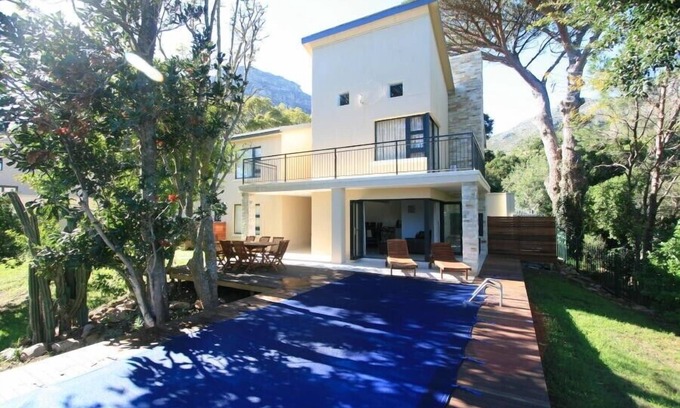 Scott Estate Villa | Luxurious 4 bedroom house with private pool.