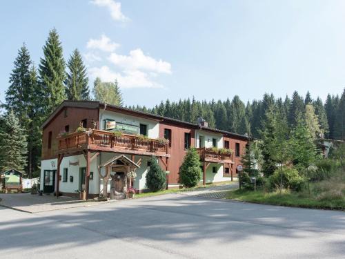Jagersgrun Apartment | Luxurious Apartment in Jägersgrün with Saunas