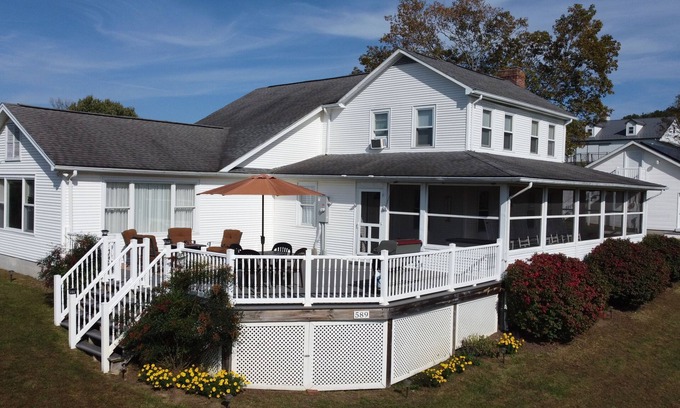 Berkeley Springs House | Luxurious country home. 120 acres. 5 Bedrooms. Basement game room. Fitness Rm.