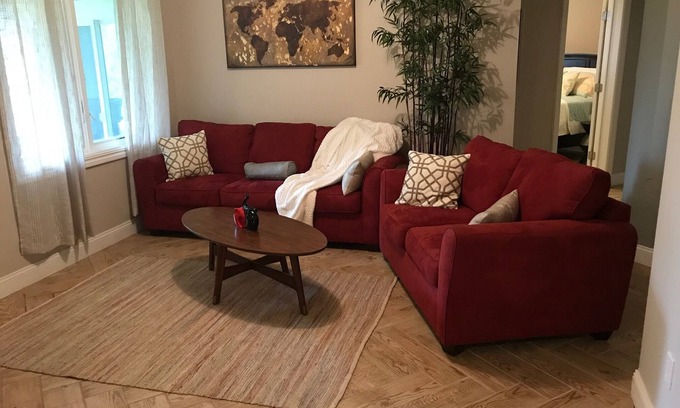 Yonkers Apartment | Luxury 2bdr garden apartment, beautiful modern decor, minutes from NYC