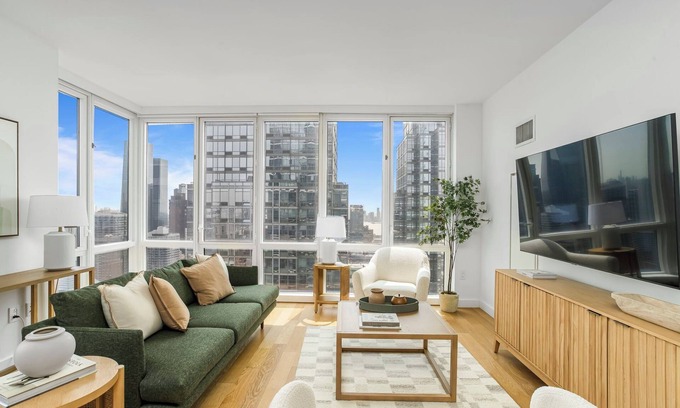 Hell's Kitchen Apartment | Luxury 2bed 2 bath apt on the clouds near Hudson Yards and Time Square