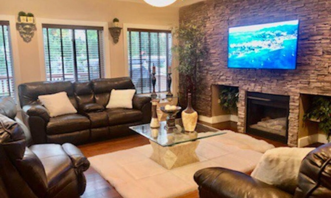 West Edmonton Villa | Luxury 3700 sq/5 bedroom/jettedtub/4 fireplaces