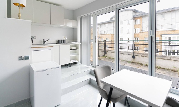 Island Gardens House | Luxury 5BD Guesthouse