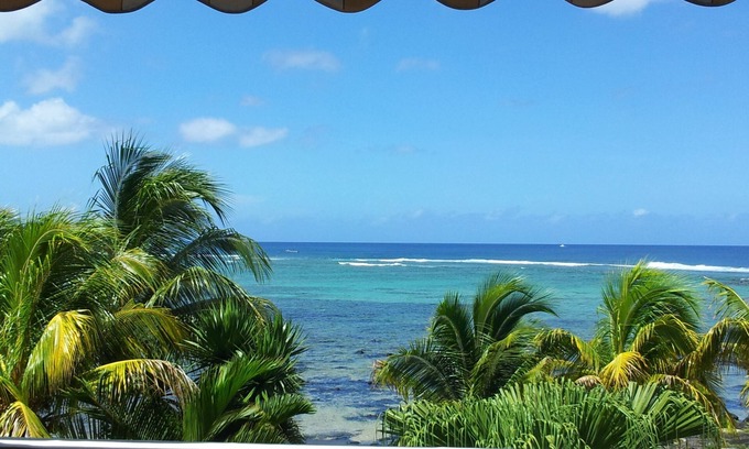 Morcellement Raffray Condo | Luxury Apartment on the beach at Albion.