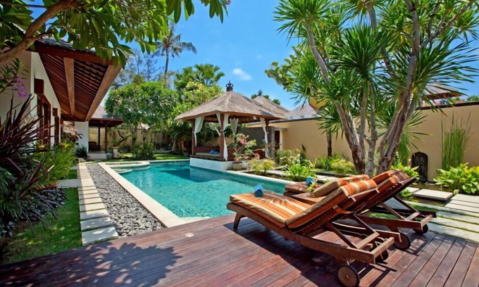 Sanur Villa | Luxury Balinese villa: Private beach entrance