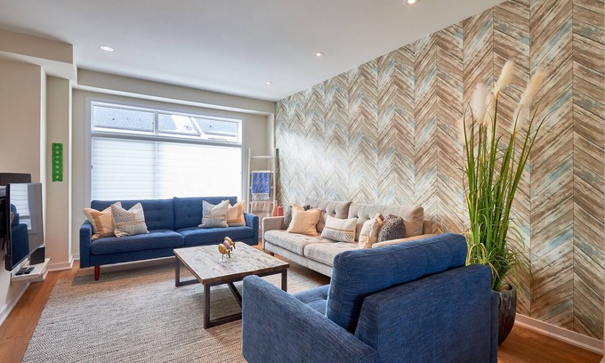Wasaga Beach House | Luxury Beach House - Steps To Wasaga Beach