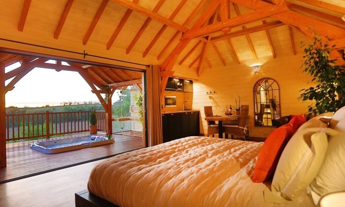 Alzonne Cabin | Luxury Cabane with Jacuzzi and Private Sauna