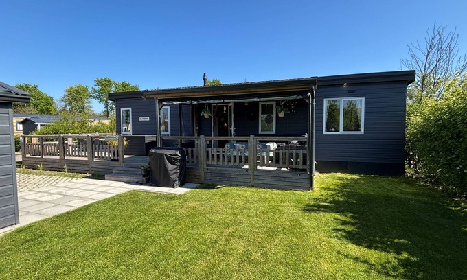 Renesse Ski Chalet | Luxury chalet in Renesse, 2 bedrooms, 2 bathrooms