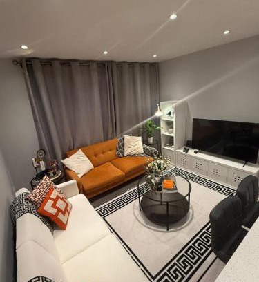 South Acton Apartment | Luxury cozy modern flat