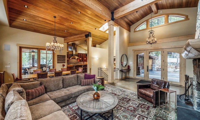 Olympic Valley House | Luxury designer home, Stocked Gourmet Kitchen, Hot Tub, Wifi, Game Room