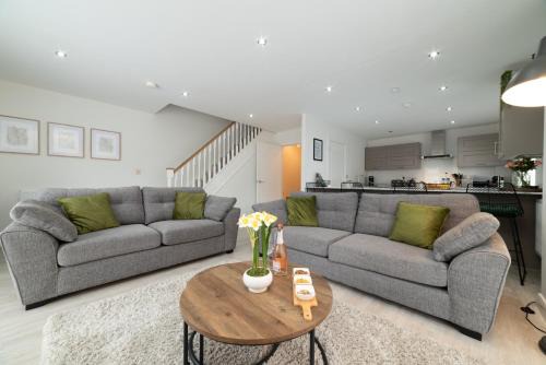 Hull Apartment | Luxury Duplex 2-Bed Apartment Fruit Market Marina