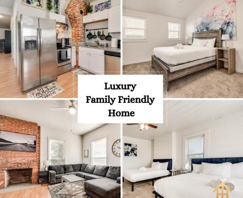 Fort Worth House | Luxury Family Friendly Home 6 Queen Beds