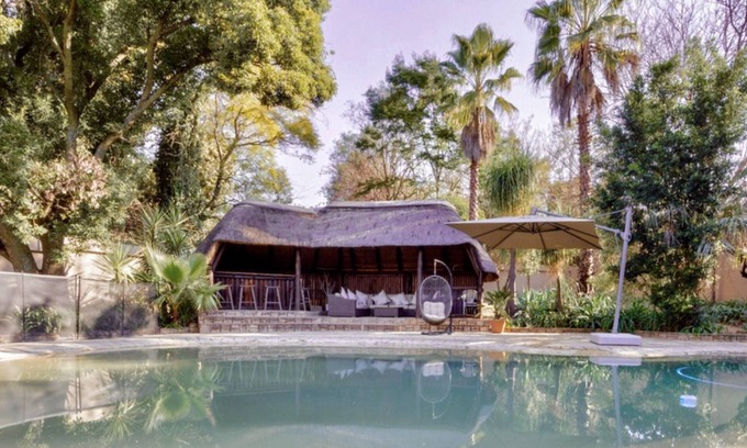 Greater Johannesburg Metropolitan Area House | Luxury home nr Sandton w/large outdoor space, sunset pool & office w/wifi