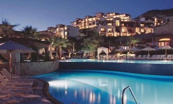 Bouvet Island House | Luxury Junior Suite at Pueblo Bonito Sunset Beach Resort and Spa