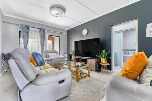 Greater Johannesburg Metropolitan Area Resort | Luxury Living at Canvas 82 Unit 129