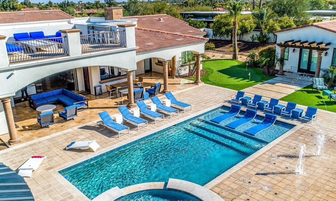 Paradise Del Este House | Luxury Paradise Valley Retreat with Splash Pad, Firepit & Sports Court