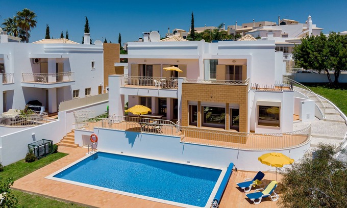 Cerro de Aguia Villa | Luxury Stunning Villa in High Class Residential Area With Easy Access to Beaches