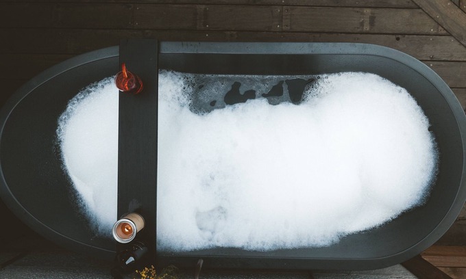 Cardiff Bed & Breakfast | Luxury Tiny home, Outdoor bath, Infrared Sauna, Fire pit