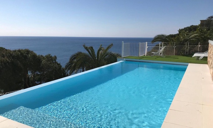 Canyet de Mar Villa | LUXURY VILLA * SEA VIEW