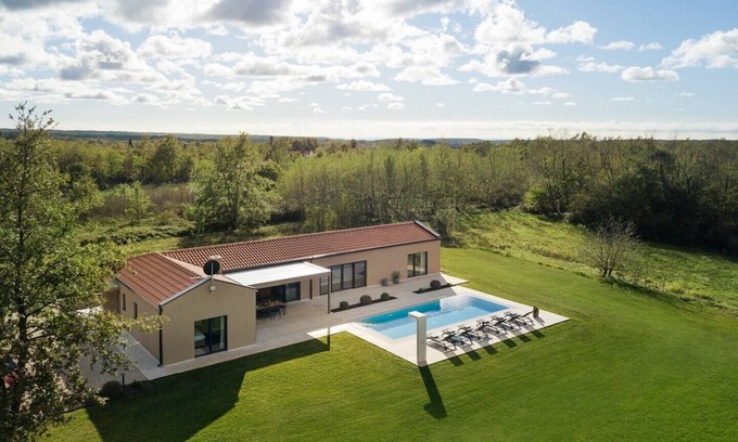 Sveti Petar u Sumi Villa | Luxury Villa Vesna with pool Istria, jacuzzi, quiet area, family, stylish