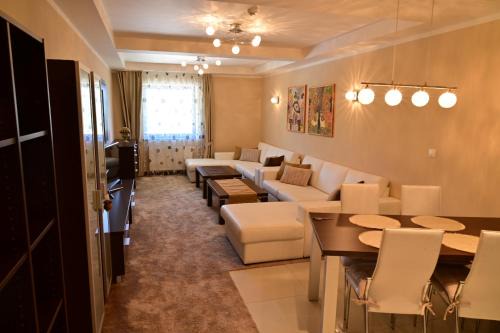 Strbske Pleso Apartment | Luxusný apartmán v Hoteli Panorama s výhľadom na hory