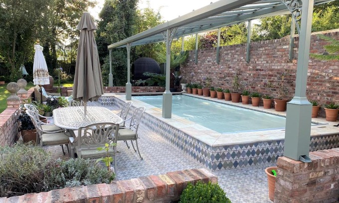 Huyton House | Lyndhurst - Victorian villa with heated pool