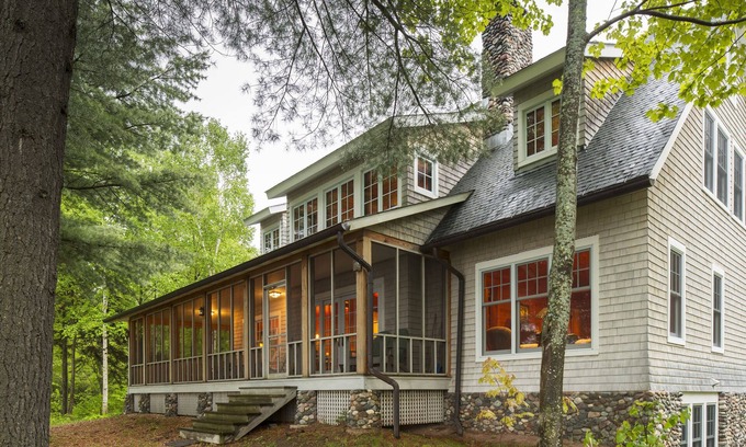 La Pointe Cottage | Madeline Island Cottage Overlooking Apostle Islands