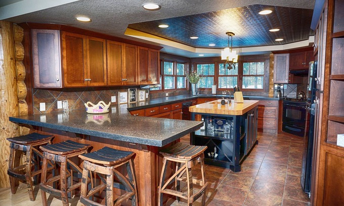 Deadwood Cabin | Magical Black Hills. Don't Stay in Just Any House. Stay in a True Log Home!