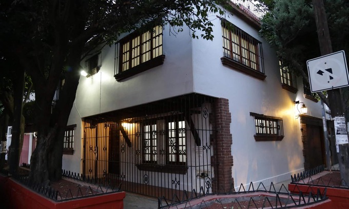 Del Carmen House | Magnificent colonial-style house in the heart of Coyoacan