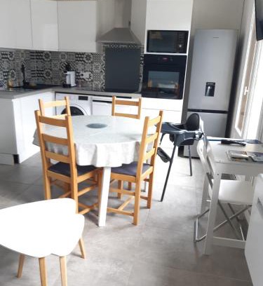 Bielle Apartment | Mailh- Massibé T2 5 pers près du ski linge de maison inclus parking tout confort jardin clos