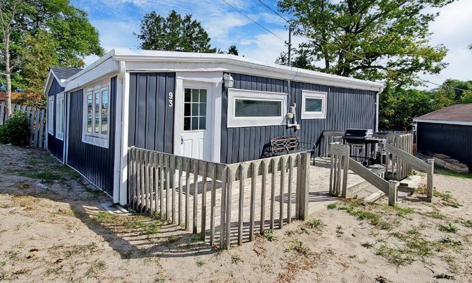 Wasaga Beach Apartment | Main Beach River Retreat - Wasaga Beach 1 - Main Strip - 93 Mosley St