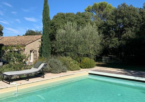 Eygalieres Bed & Breakfast | Maison Les Chênes