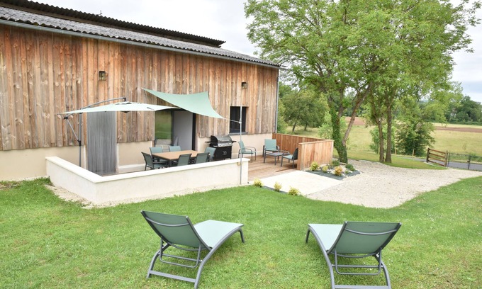 La Chapelle-aux-Saints House | Maison Très Confortable, au Calme, Avec une Grande Terrasse et un Grand Jardin