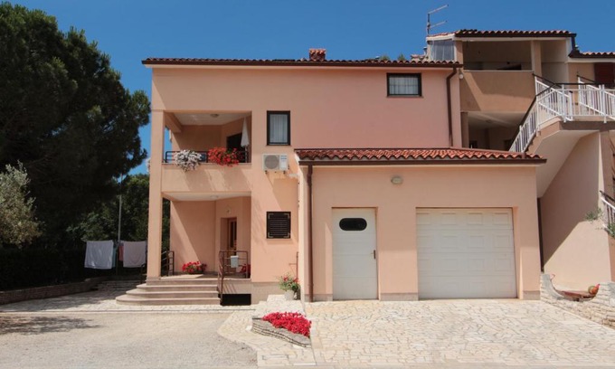 Valbandon House | Maja