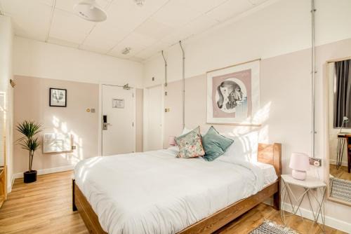 Birmingham City Centre Hostel | Malacuna Birmingham